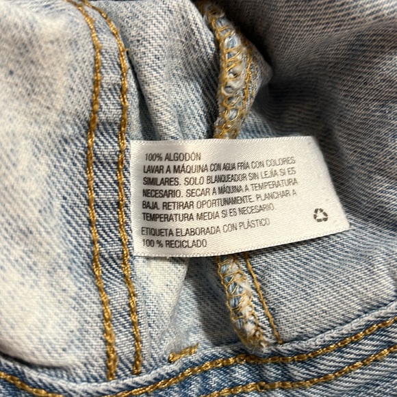 EUC Mossimo Supply Co. Size Small light wash Denim Jacket - Picture 13 of 13